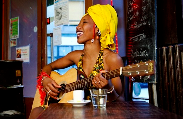 Fatoumata Diawara Releases Video For New Single "Bissa"