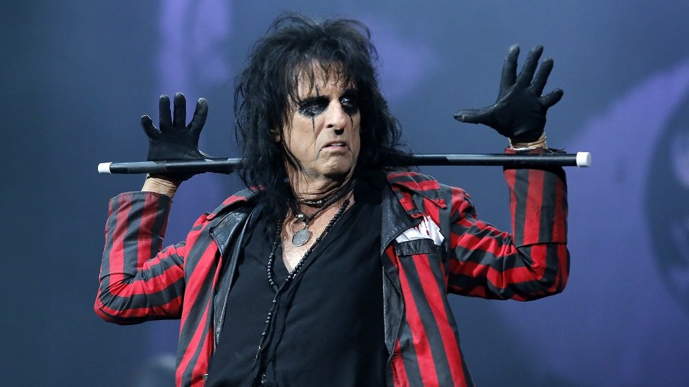 Alice Cooper Still Going To Hell and Back for His Fans