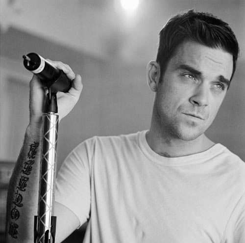 VIDEO: Robbie Williams - Different