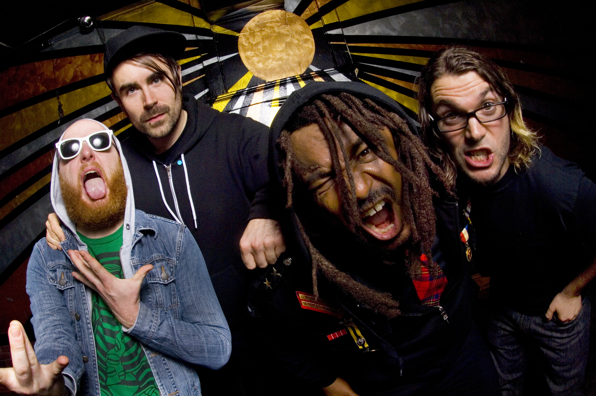 Соединенная группа. Группа Skindred. Арья Гоггин Skindred. Skindred 1998. Skindred 2002.