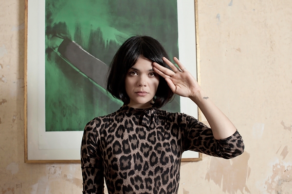 VIDEO: Bat For Lashes - Lilies
