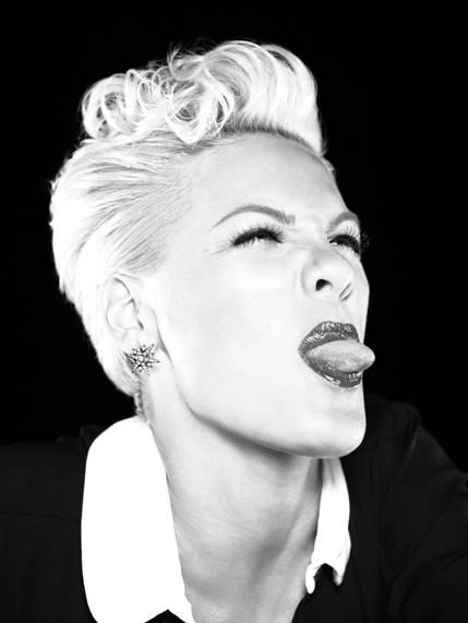 VIDEO: P!nk - Just Give Me A Reason