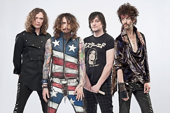 VIDEO: The Darkness - With A Woman